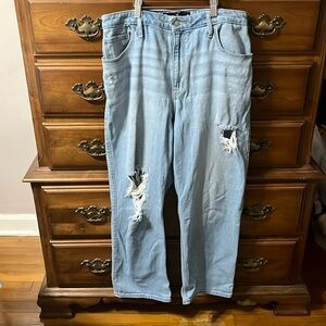 Hollister, California ultra high-rise Dad Jean